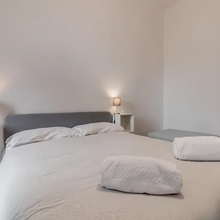 Roma House Piramide