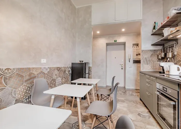 House Piramide בית הארחה 4*